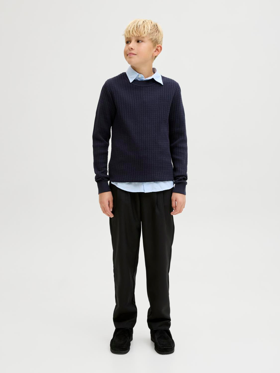 model_shot-front_full